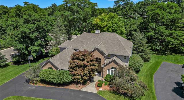 Photo of 3401 Green Hill Ct, West Bloomfield, MI 48324