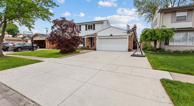 Photo of 26769 Timber Trail Trl, Dearborn Heights, MI 48127