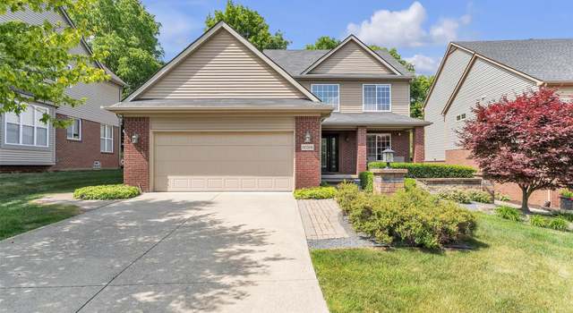 Photo of 50306 Cressnut Ct, Northville, MI 48168