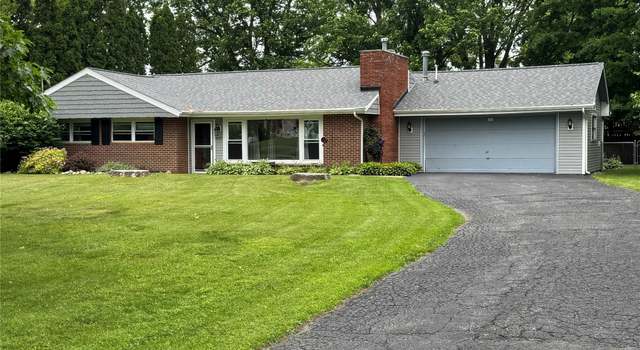 Photo of 4403 Killarney Park Dr, Burton, MI 48529