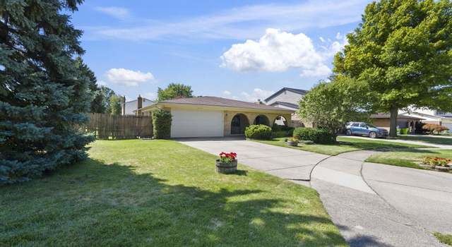 Photo of 18624 Elm Ct, Macomb Township, MI 48044