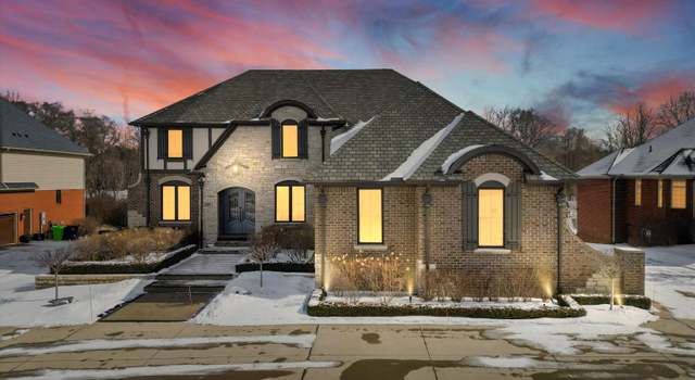 Photo of 2889 Bay Hill Ct, Oakland, MI 48363