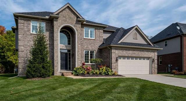 Photo of 27662 Estrada Ln, Novi, MI 48374