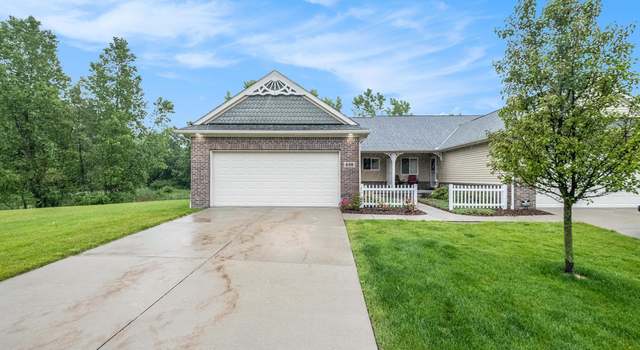 Photo of 698 Shoreline Dr, Fenton, MI 48430