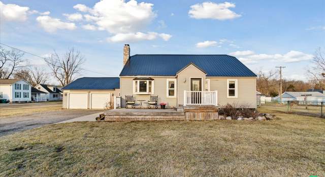 Photo of 28260 Mineral Springs Rd, New Boston, MI 48164