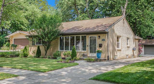 Photo of 2105 Derby Rd, Troy, MI 48084