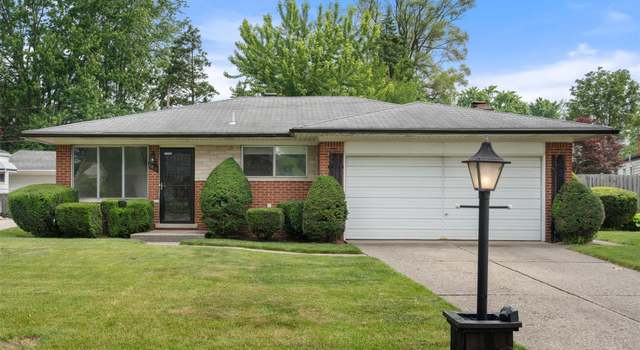 Photo of 11837 Meteor Dr, Sterling Heights, MI 48313