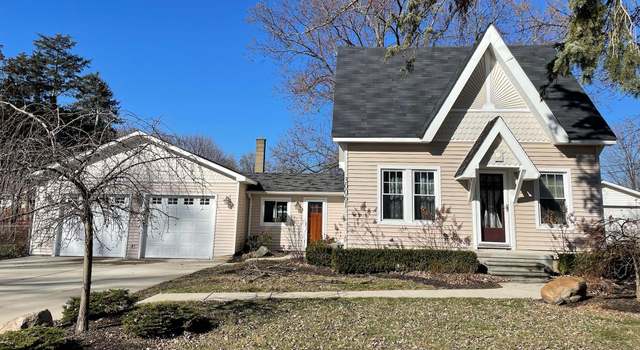Photo of 30061 Cherry Ln, New Hudson, MI 48165