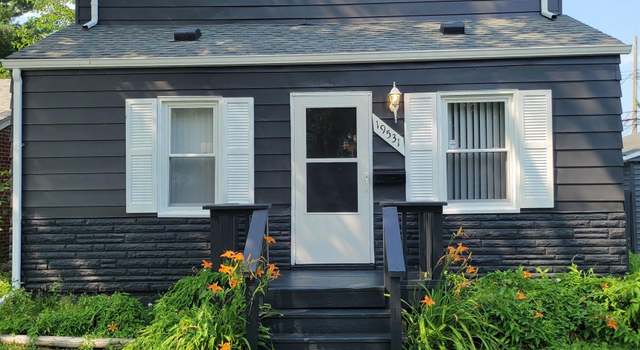 Photo of 19531 Parkside St, Saint Clair Shores, MI 48080