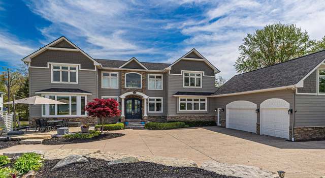 Photo of 9239 Silverside Dr, Green Oak Township, MI 48178