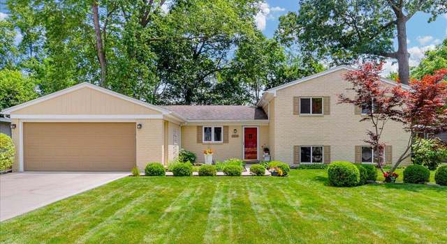 Photo of 2425 Avondale St W, Sylvan Lake, MI 48320