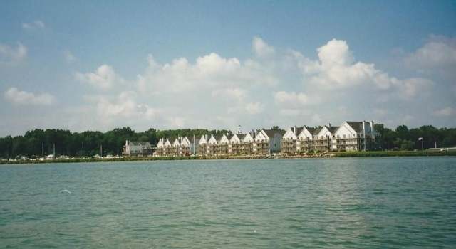 Photo of 37532 Jefferson Ave #302, Harrison Township, MI 48045