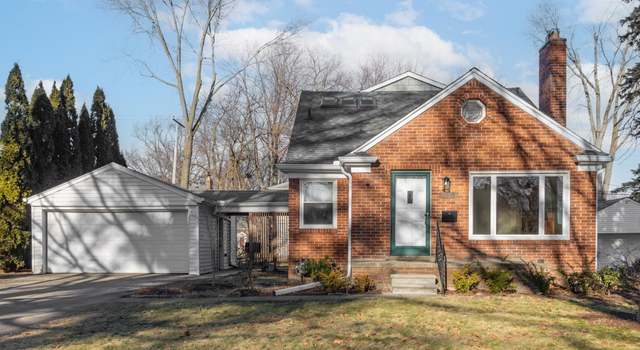 Photo of 1810 Hawthorne Rd, Grosse Pointe Woods, MI 48236