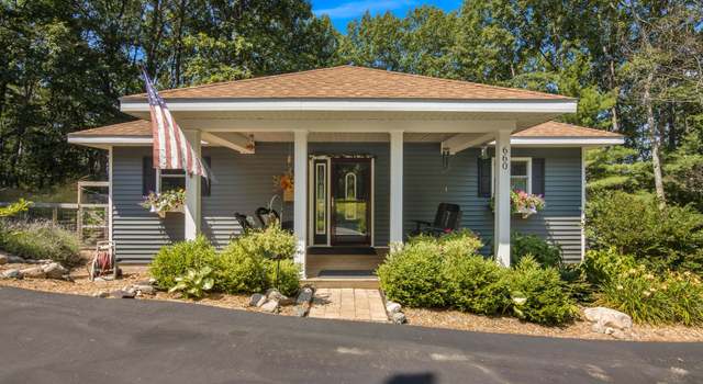 Photo of 660 Island View Dr, Traverse City, MI 49696