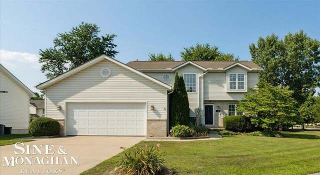 Photo of 1010 Emerald Ct, Marysville, MI 48040