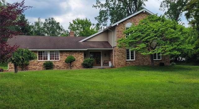 Photo of 5208 Woodview Dr, Bloomfield Hills, MI 48302