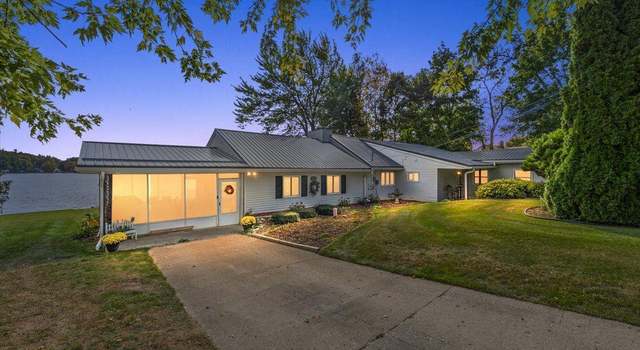 Photo of 426 Peninsula Dr, Columbiaville, MI 48421