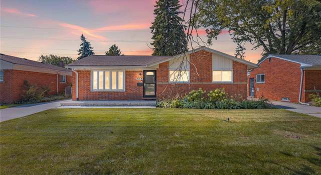 Photo of 12144 Canterbury Dr, Warren, MI 48093