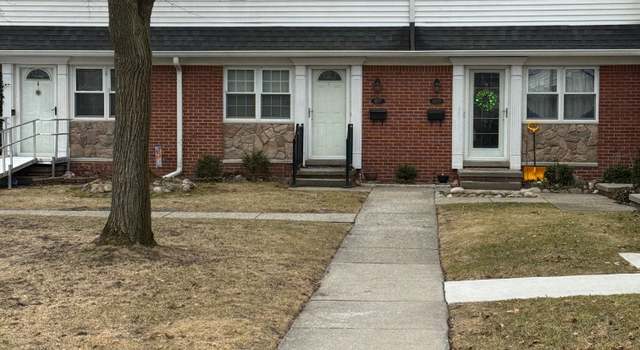 Photo of 45577 Kensington St, Utica, MI 48317