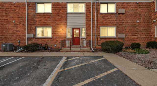 Photo of 32718 Grand River Ave Unit D7, Farmington, MI 48336