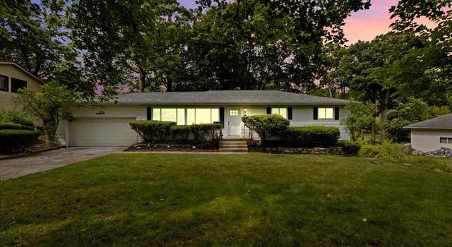 Photo of 2265 Denby Dr, Waterford, MI 48329