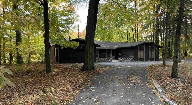Photo of 5417 Golfview Rd, Bellaire, MI 49615