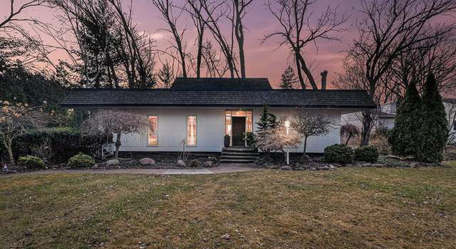 Photo of 2331 Pineview, West Bloomfield Twp, MI 48324