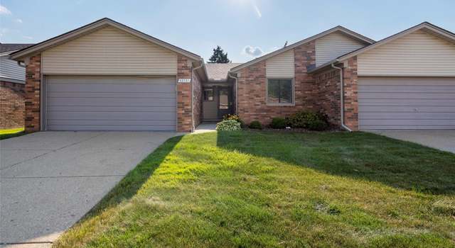 Photo of 32721 Stoneybrook Ln, Macomb, MI 48026