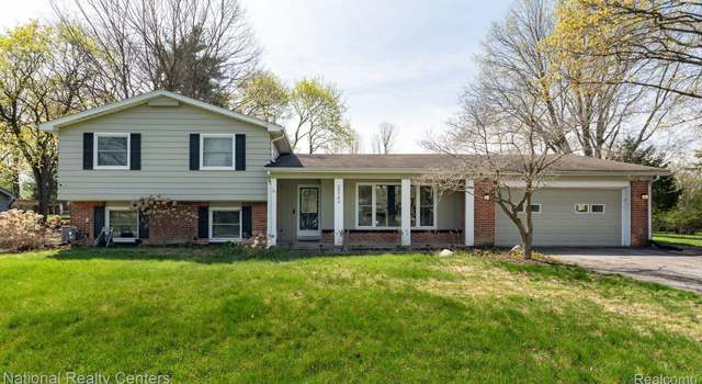 Photo of 29742 Old Bedford St, Farmington Hills, MI 48331