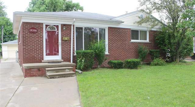 Photo of 19356 Florence St, Roseville, MI 48066