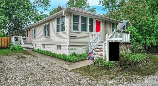 Photo of 18 N Taylor St, New Buffalo, MI 49117