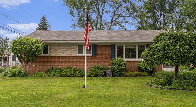 Photo of 8231 Doncaster Dr, Sterling Heights, MI 48312
