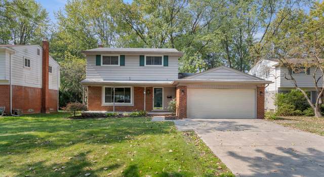 Photo of 29985 Spring River Dr, Southfield, MI 48076