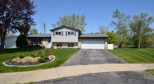 Photo of 4856 Clinton Way Dr, Waterford, MI 48328