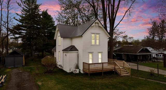 Photo of 236 S East St, Vassar, MI 48768