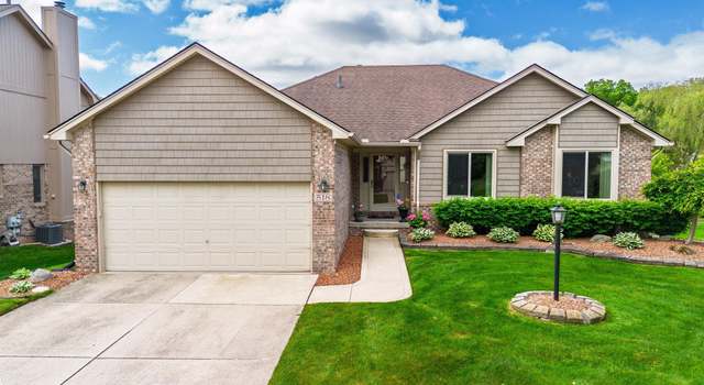 Photo of 518 Lexington Dr, Rochester Hills, MI 48307