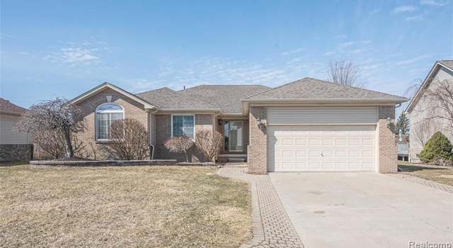 Photo of 52547 Robins Nest Dr, Chesterfield, MI 48047
