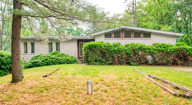 Photo of 5260 Kensington Rd, Brighton, MI 48114