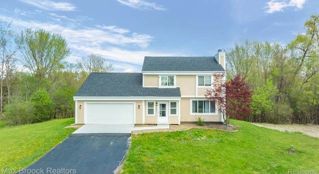 Photo of 1525 Hiller Rd, West Bloomfield, MI 48324