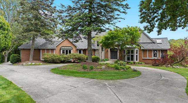 Photo of 4395 Hickory Ct, Orchard Lake, MI 48323