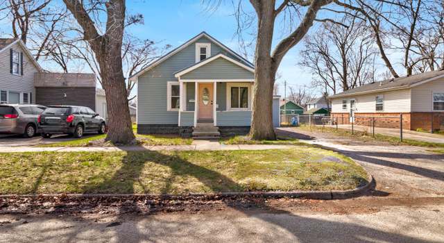 Photo of 877 E Forest Ave, Muskegon, MI 49442