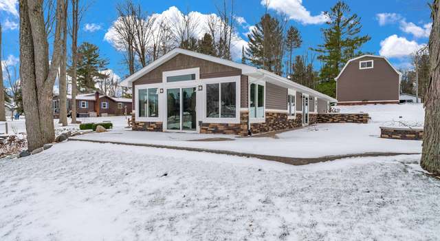 Photo of 1571 Loebrich Dr, Gladwin, MI 48624