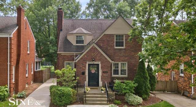 Photo of 1729 Hampton Rd, Grosse Pointe Woods, MI 48236