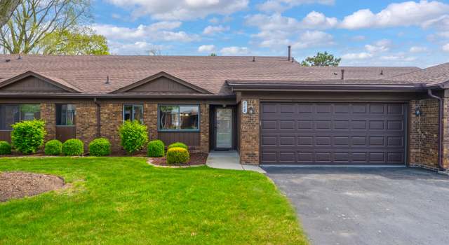 Photo of 718 Country Club Dr, St Clair Shores, MI 48082