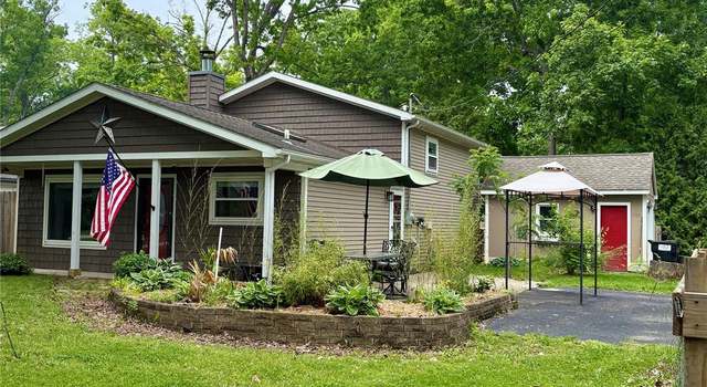 Photo of 1707 Maxfield Rd, Hartland, MI 48353