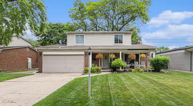 Photo of 40456 Meade Point Dr, Sterling Heights, MI 48313