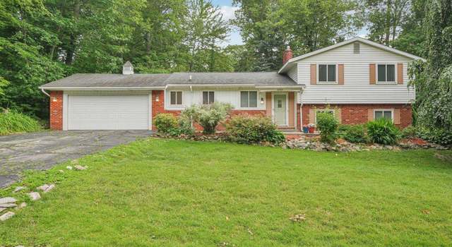Photo of 6575 Goldfinch Ln, Clarkston, MI 48346