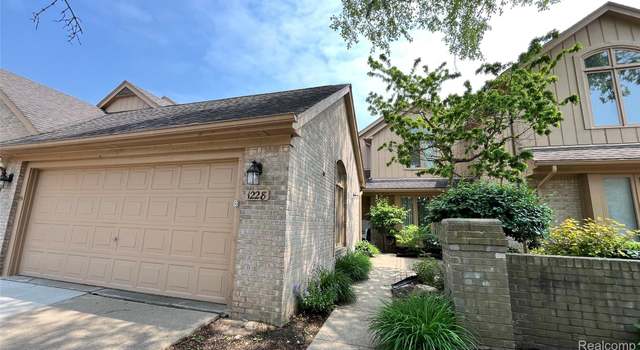 Photo of 1228 Autumn Dr, Troy, MI 48098