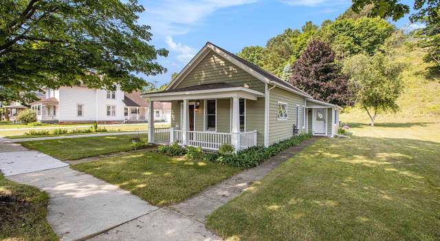 Photo of 605 Lincoln Ave, Elberta, MI 49628