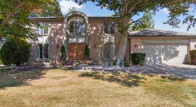 Photo of 38060 Eric Ct, Farmington Hills, MI 48335